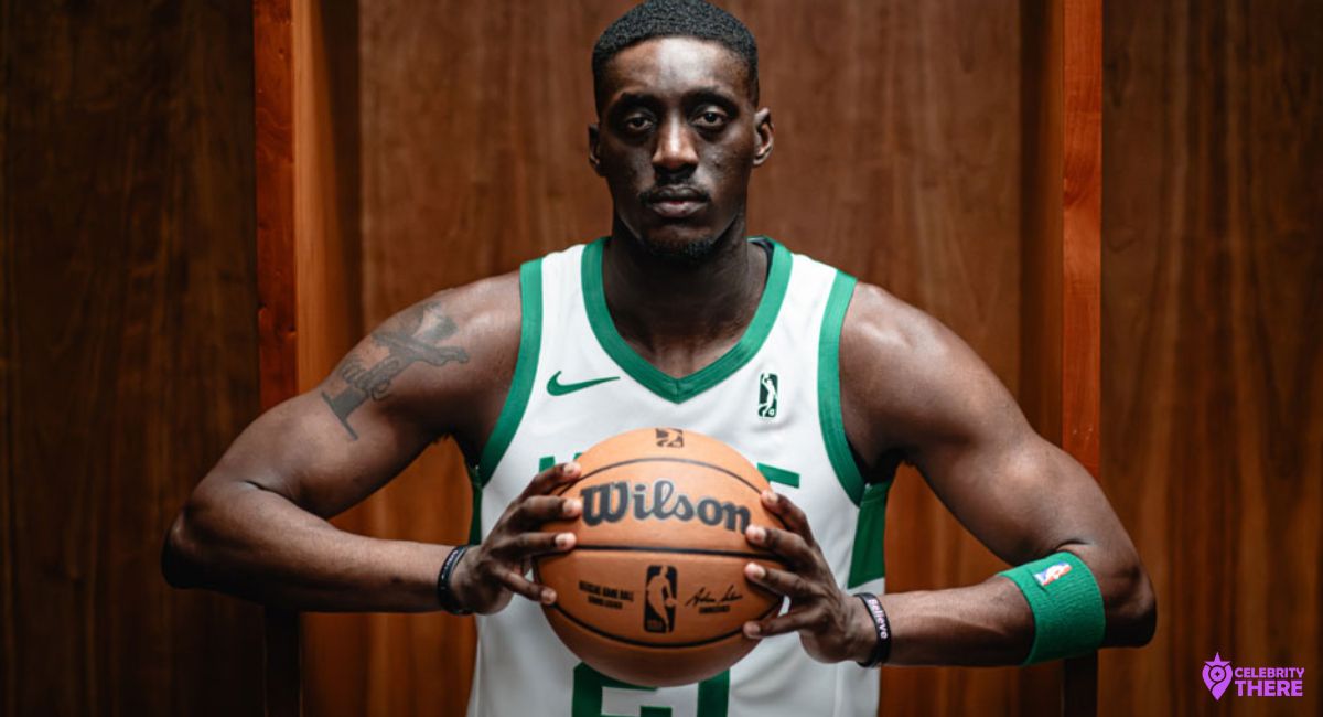 Tony Snell Early Life